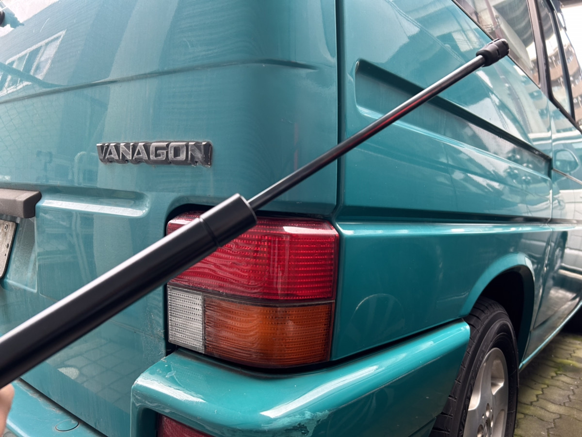 Vanagon ヴァナゴン T4 ACU 足周り ブッシュ、ダンパー関係